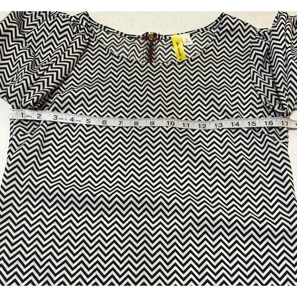 Bee Stitched Brand Chevron Blouse Black & White 100% Polyester Women Size Small - Picture 10 of 14